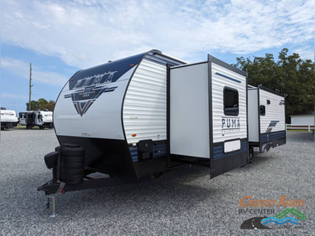 Front view of the New 2024 Palomino PUMA 31RLQS Travel Trailer RV.