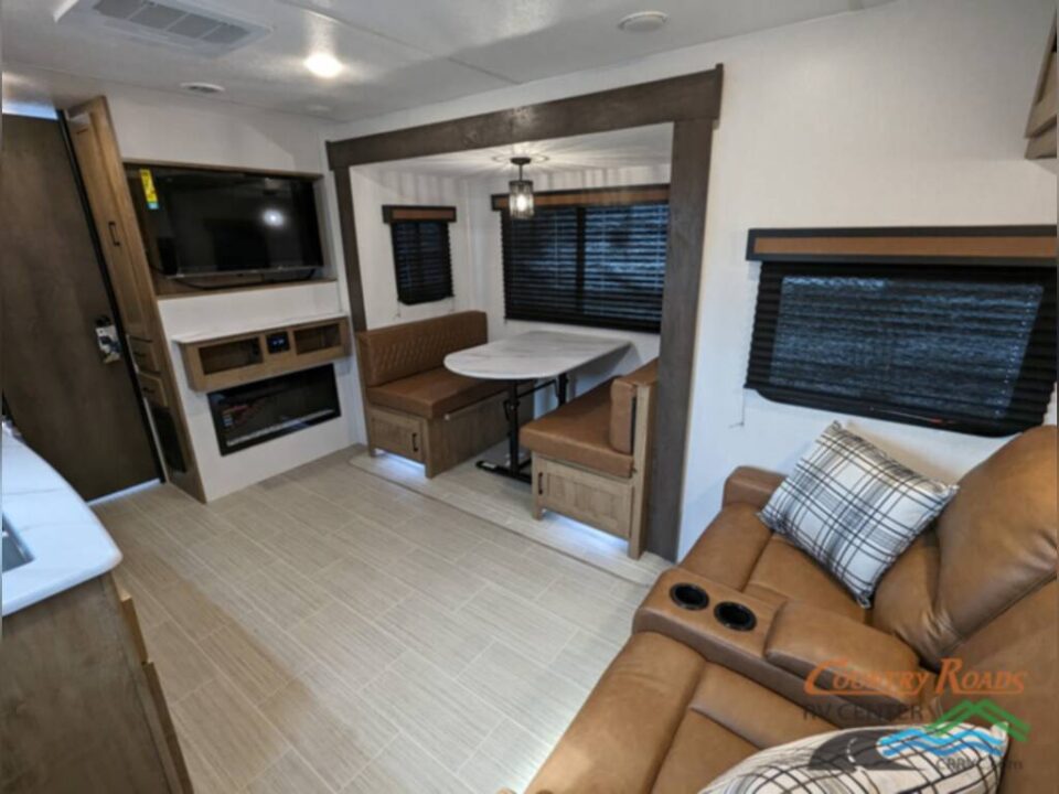 New 2024 Coachmen Freedom Express Ultra Lite 252RBS Travel Trailer RV ...
