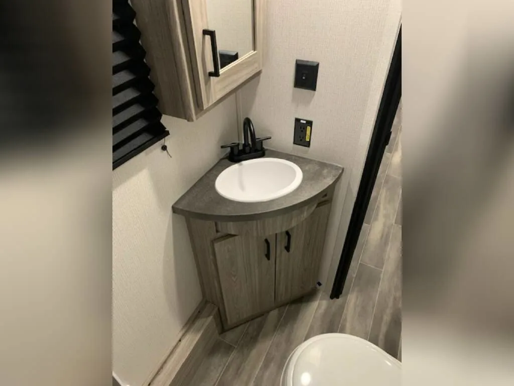 Bathroom with a sink.