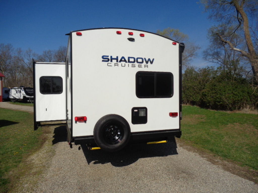 Rear view of the New 2023 Cruiser Rv Shadow Cruiser 277BHS Travel Trailer RV.