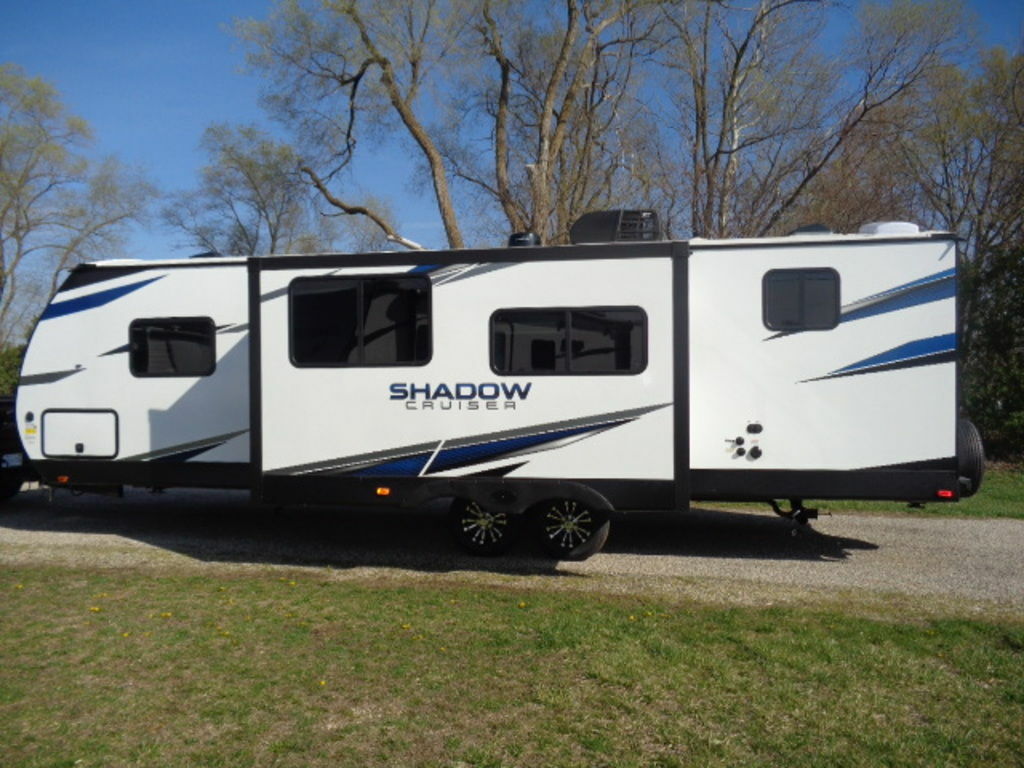 Side view of the New 2023 Cruiser Rv Shadow Cruiser 277BHS Travel Trailer RV.