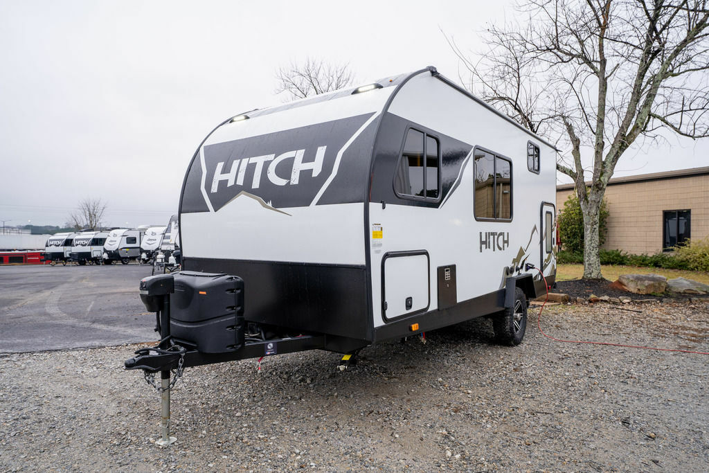 Front view of the New 2022 Cruiser Rv Hitch 17BHS Travel Trailer RV.