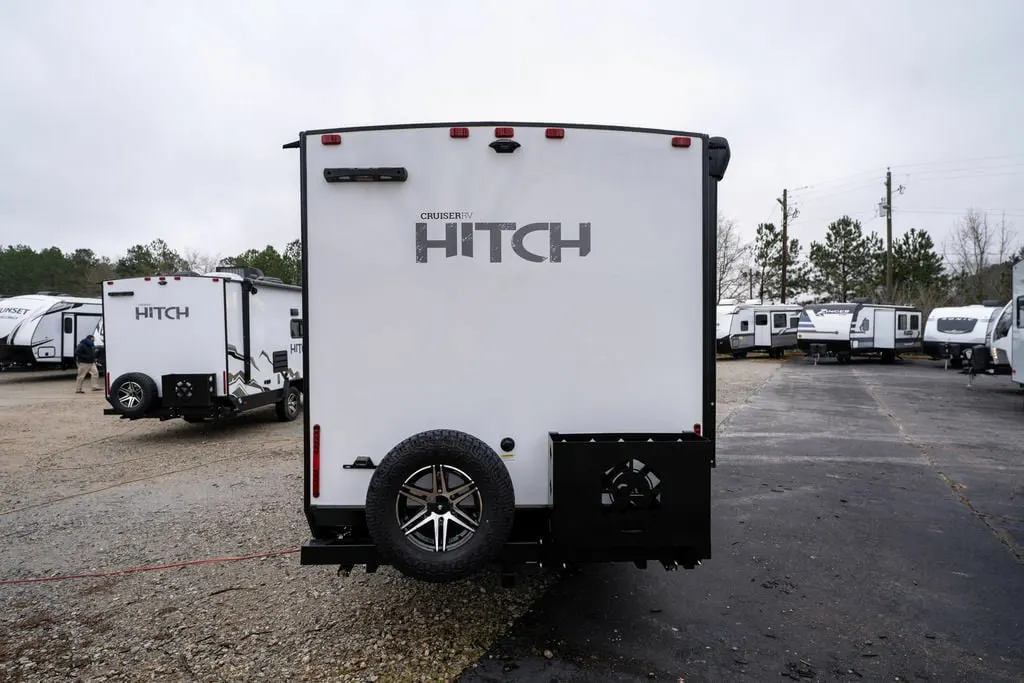 Rear view of the New 2022 Cruiser Rv Hitch 17BHS Travel Trailer RV.