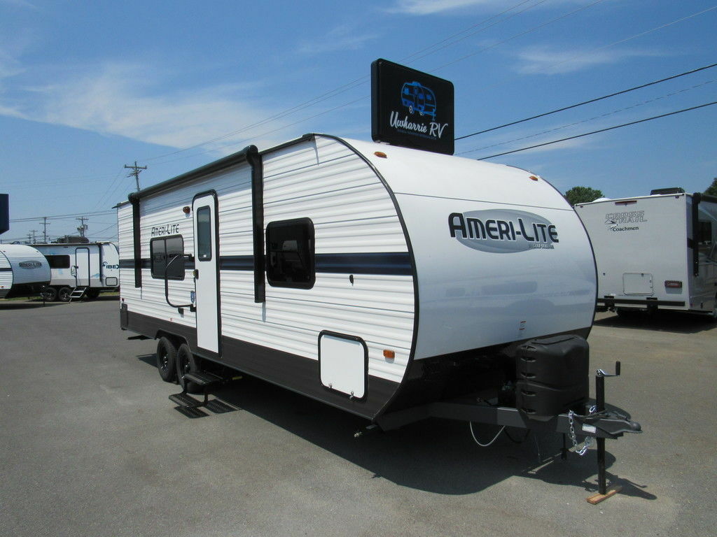 Side view of the New 2022 Gulf Stream Amerilite 241RB Travel Trailer RV.