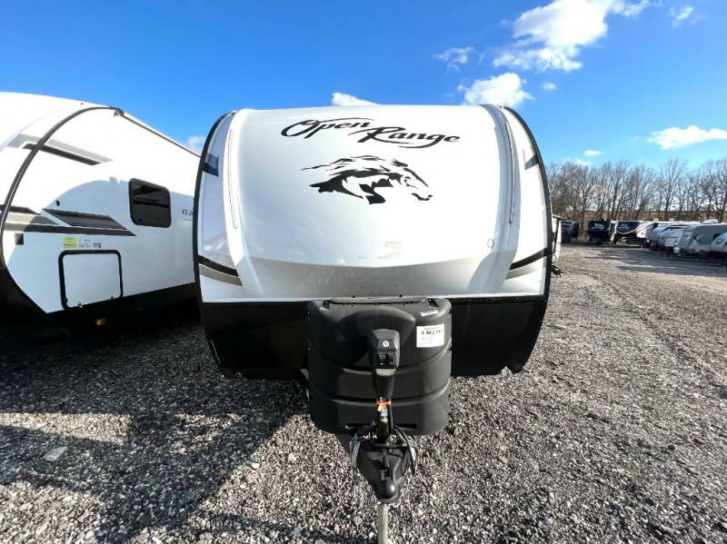 Front view of the New 2022 Highland Ridge Range Lite Air 17BH Travel Trailer RV.