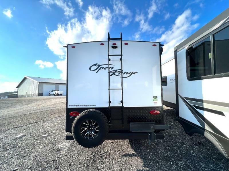 Rear view of the New 2022 Highland Ridge Range Lite Air 17BH Travel Trailer RV.