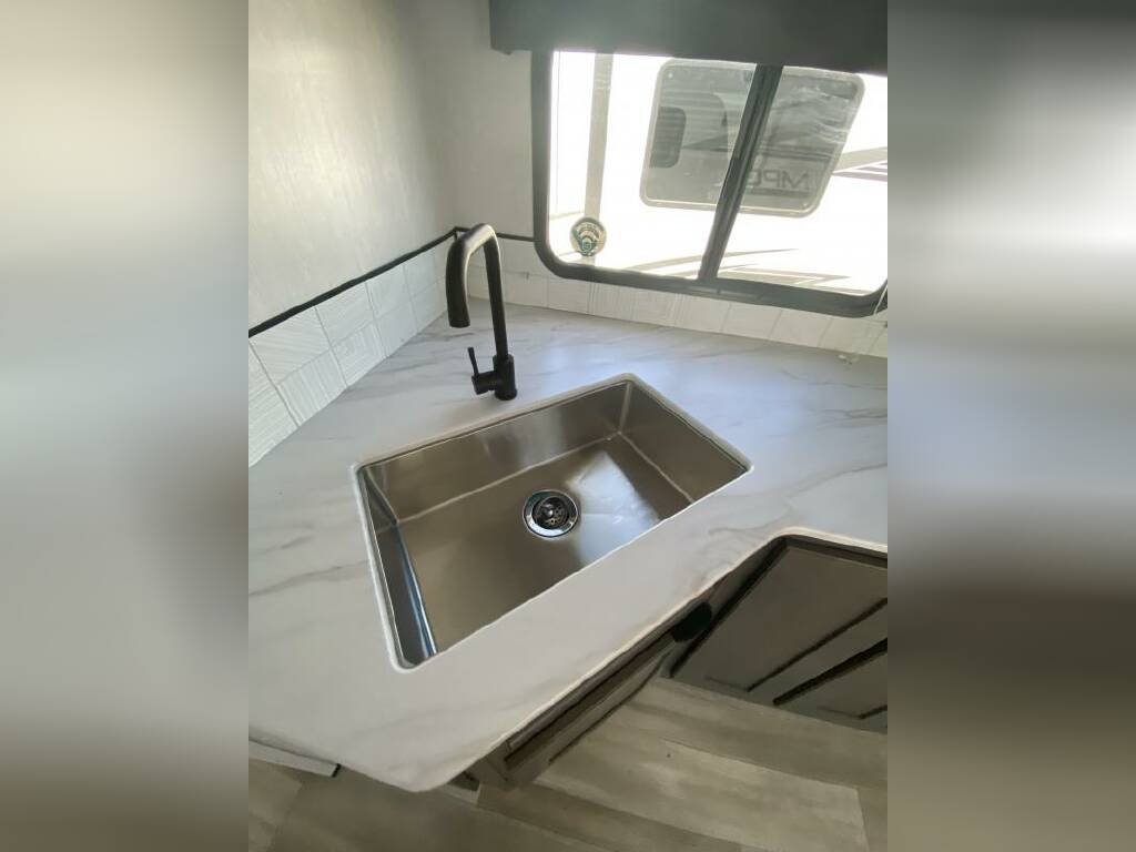 Kitchen sink