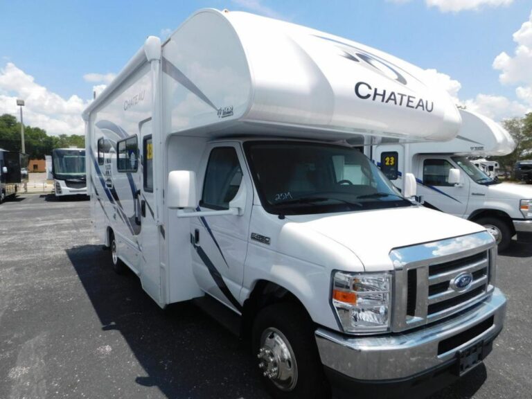 New 2023 Thor Motor Coach Chateau 25M Class C RV (Floor Plan)