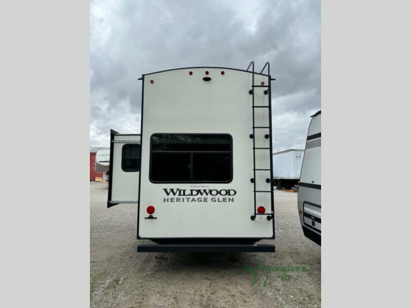 Rear view of the New 2022 Forest River Rv Wildwood Heritage Glen 378FL Fifth Wheel RV.