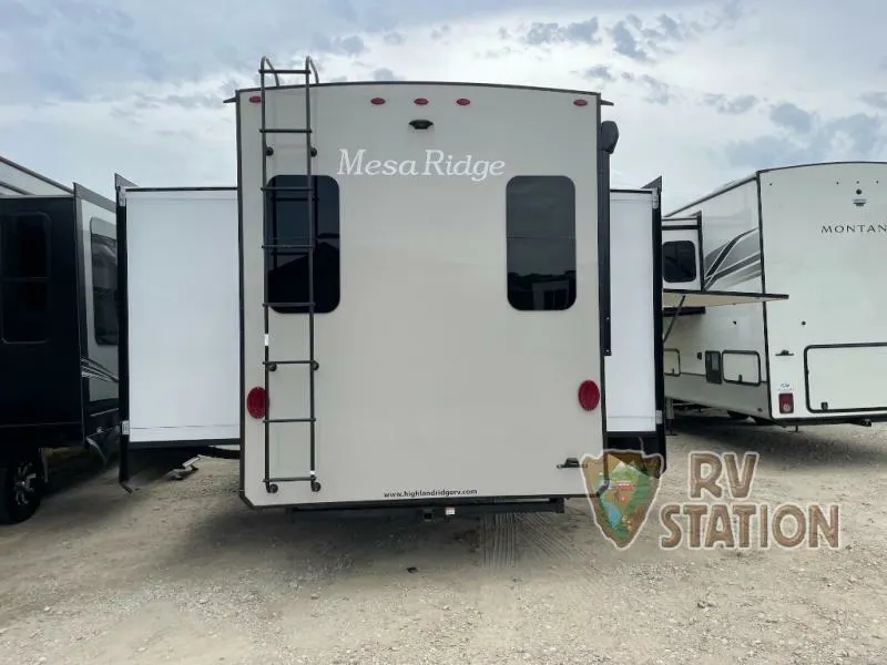 Rear view of the New 2022 Highland Ridge Rv Mesa Ridge MF395BHS Fifth Wheel RV.