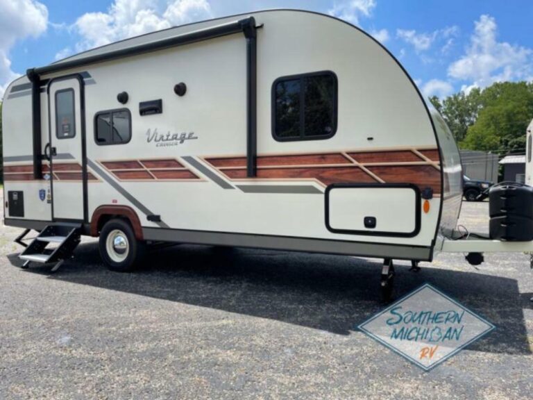 New 2023 Gulf Stream Rv Vintage Cruiser 19CSK Travel Trailer RV (Floor Plan)