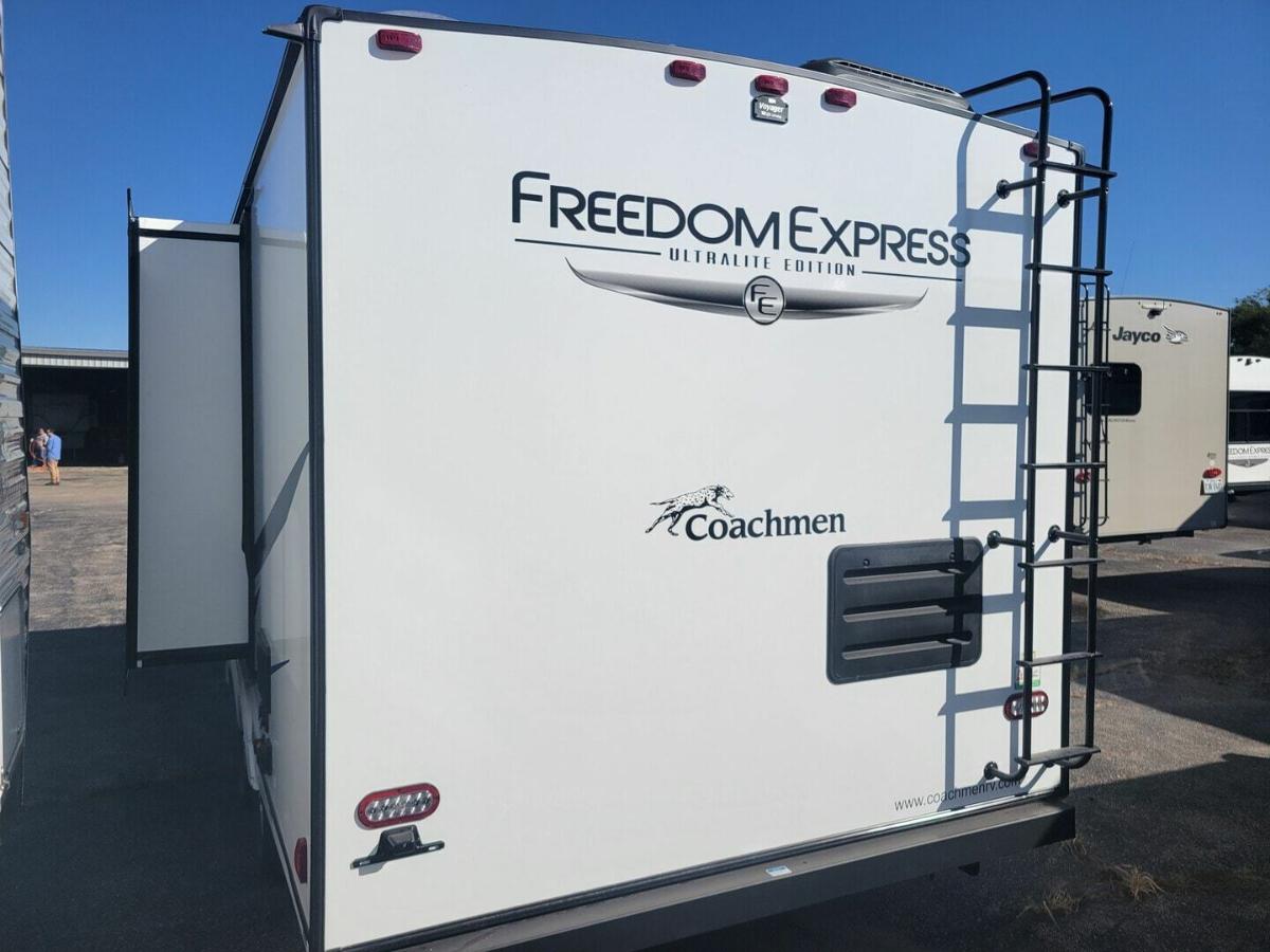 Rear view of the New 2023 Freedom Express Ultra-Lite 192RBS Travel Trailer RV.