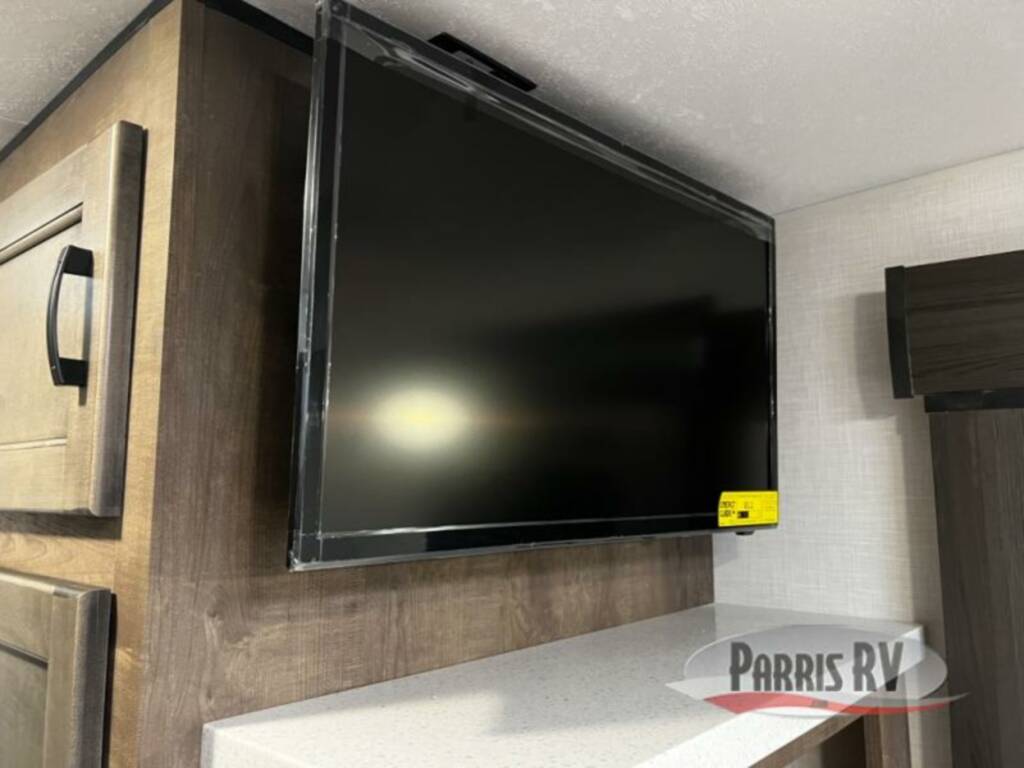 Wall-mounted TV