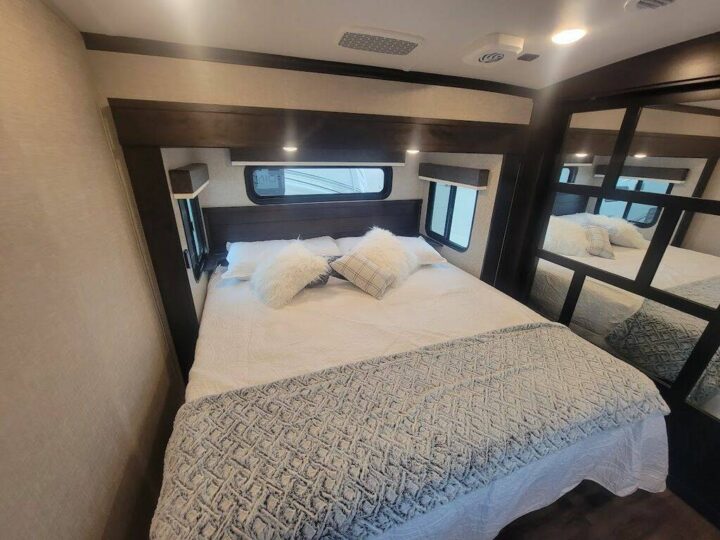 New 2023 Jayco NORTH POINT 310RLTS Fifth Wheel RV (Floor Plan) - RVJunket