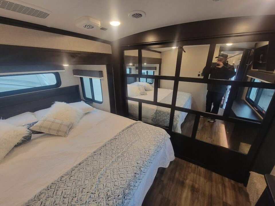 New 2023 Jayco NORTH POINT 310RLTS Fifth Wheel RV (Floor Plan) - RVJunket