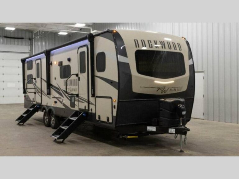 New 2023 Forest River Rv Rockwood Ultra Lite 2706WS Travel Trailer RV (Floor Plan)