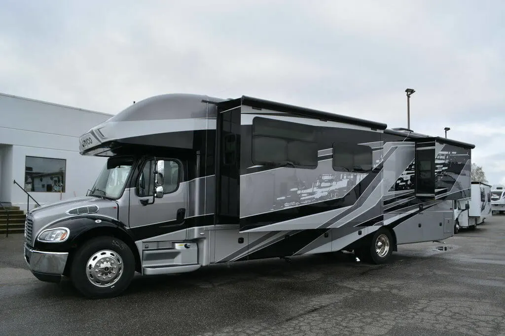 Right view of the 2023 Jayco Seneca 37L Class C RV.