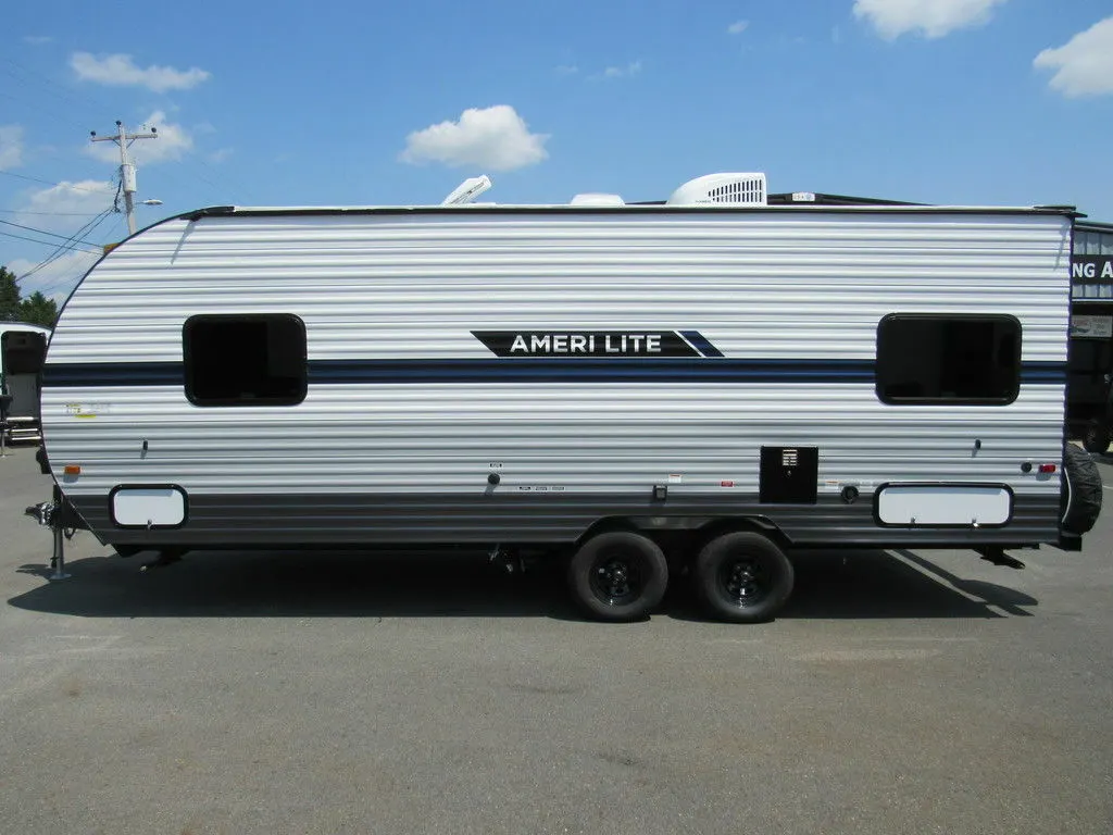 Side view of the New 2022 Gulf Stream Amerilite 22RSD Travel Trailer RV.