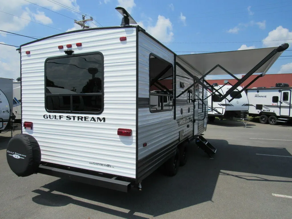 Rear view of the New 2022 Gulf Stream Amerilite 22RSD Travel Trailer RV.