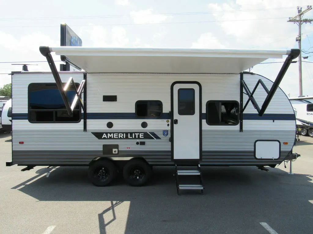 Side view of the New 2022 Gulf Stream Amerilite 22RSD Travel Trailer RV.