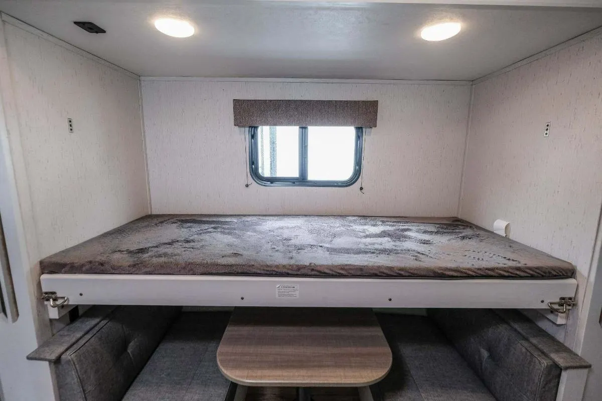 Dinette with a bunk.