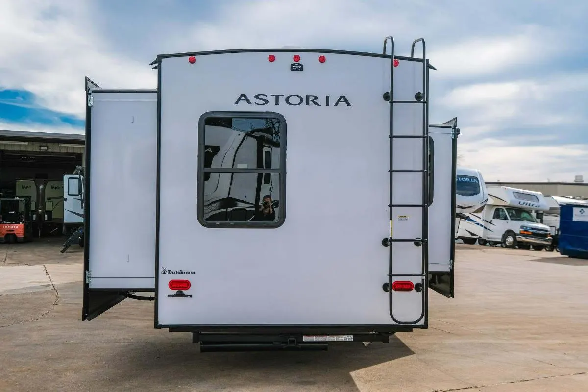 Rear view of the New 2022 Dutchmen Astoria 3343BHF Fifth Wheel RV.