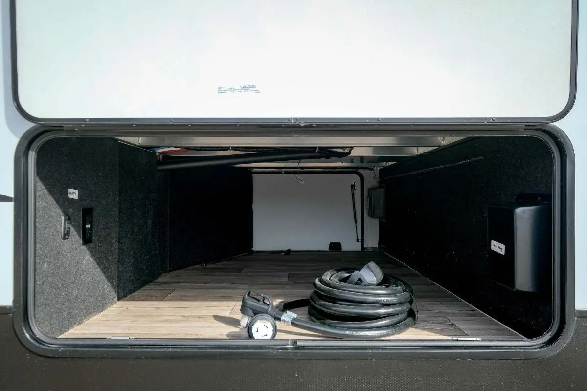 Storage compartment