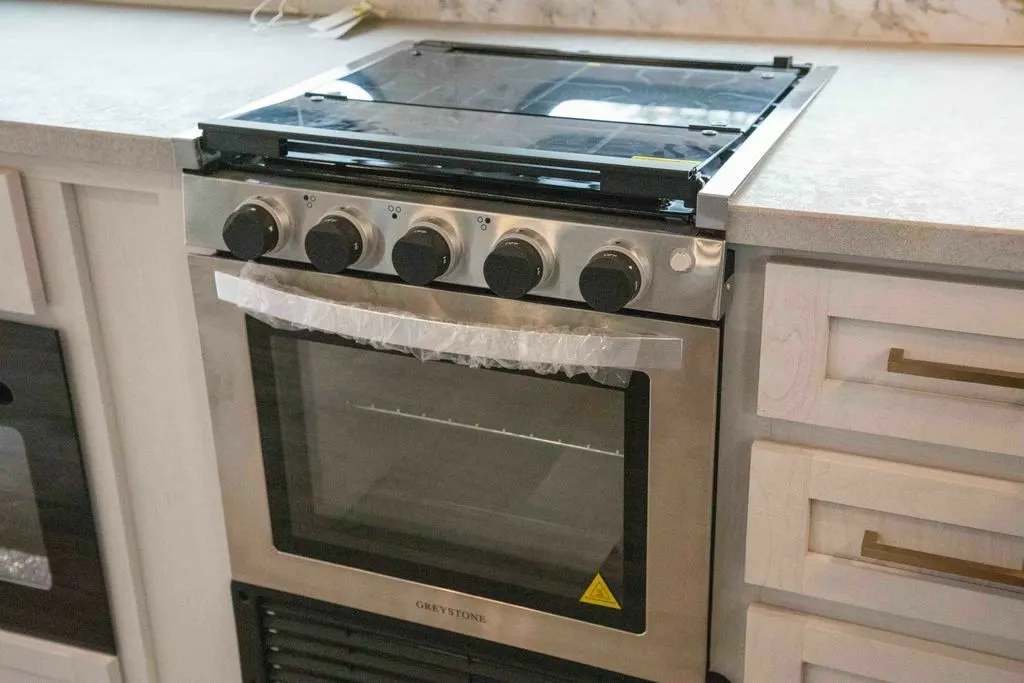 Kitchen with a gas burner.