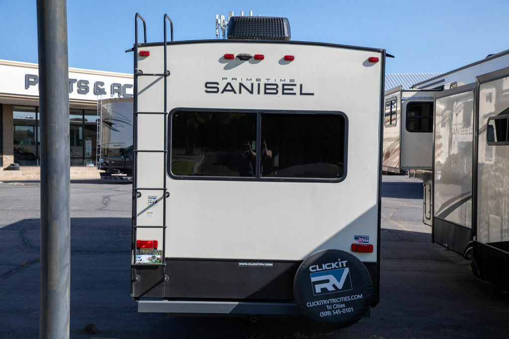 Rear view of the New 2022 Prime Time Sanibel 3102WB Fifth Wheel RV.