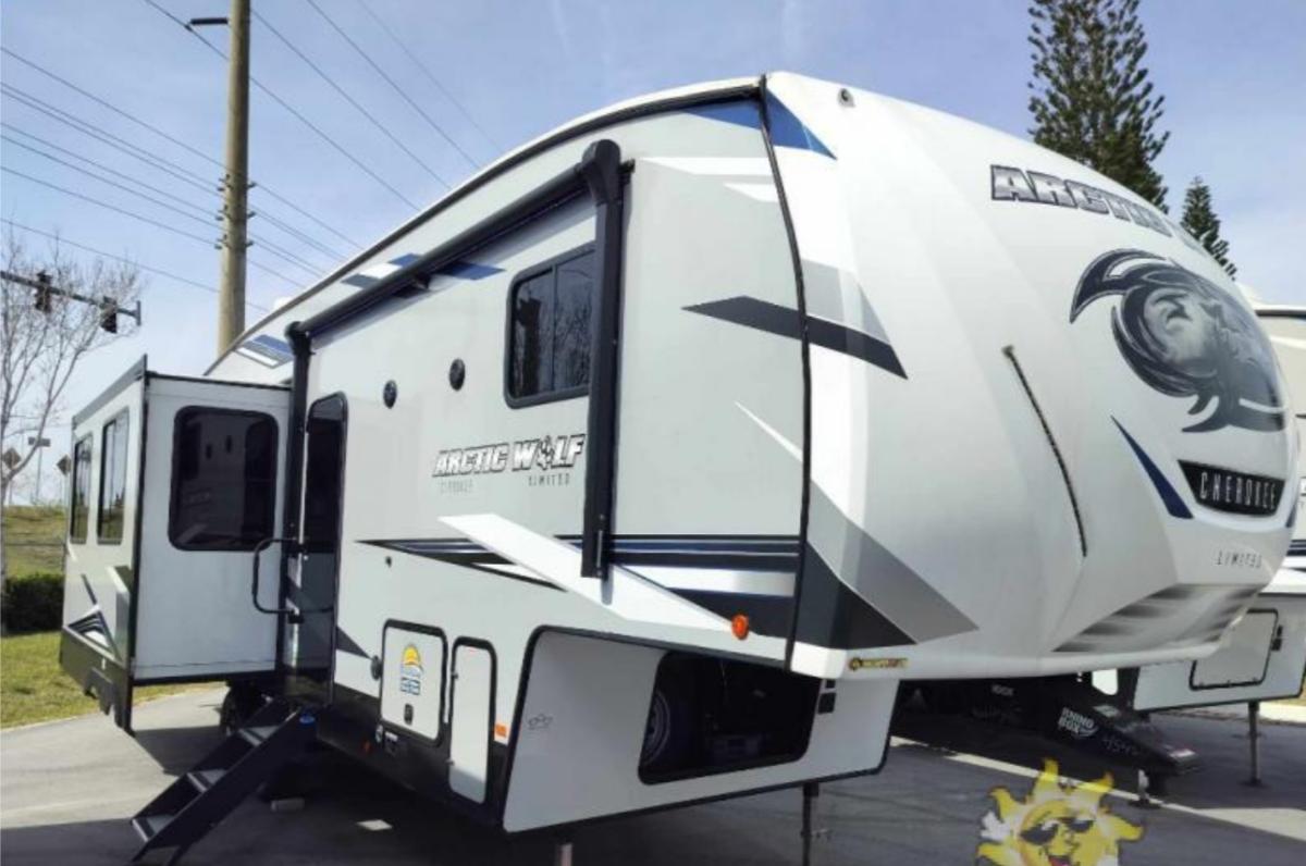 New 2022 Forest River Rv Cherokee Arctic Wolf 291RL Fifth Wheel RV