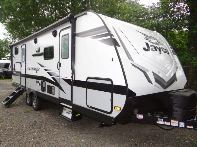 New 2022 Jayco Jay Feather 24BH Travel Trailer RV (Floor Plan)