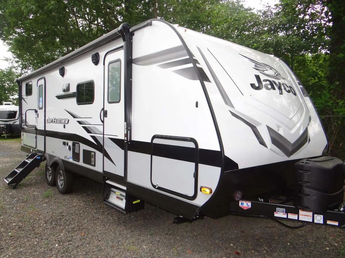 New 2022 Jayco Jay Feather 24BH Travel Trailer RV