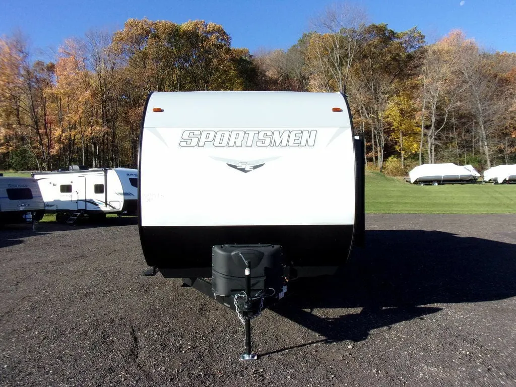 Front view of the New 2022 Kz Rv Sportsmen SE 312BHKSE Travel Trailer RV.