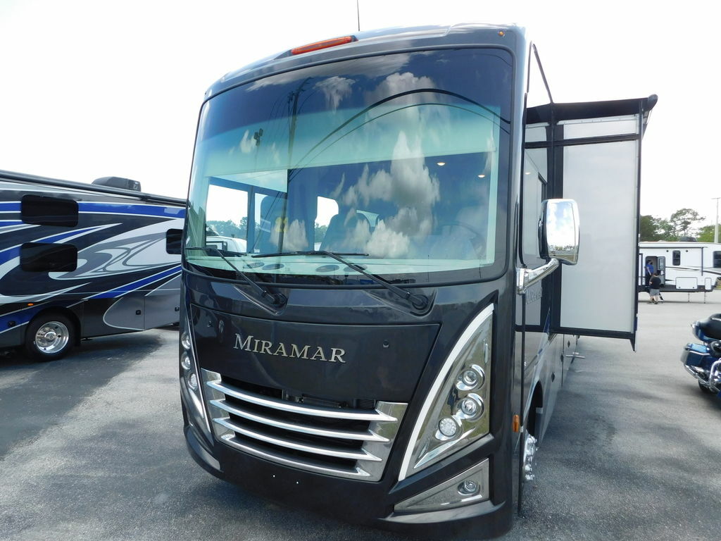 Front view of the New 2022 Thor Motor Coach Miramar 37.1 Class A RV.