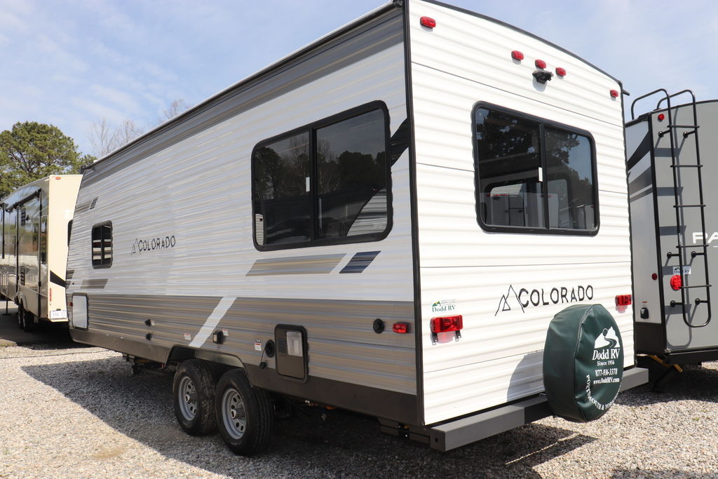 Side view of the New 2022 Dutchmen Colorado 21RDC Travel Trailer RV.