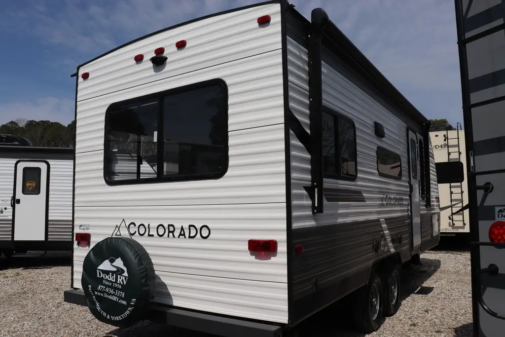 Rear view of the New 2022 Dutchmen Colorado 21RDC Travel Trailer RV.