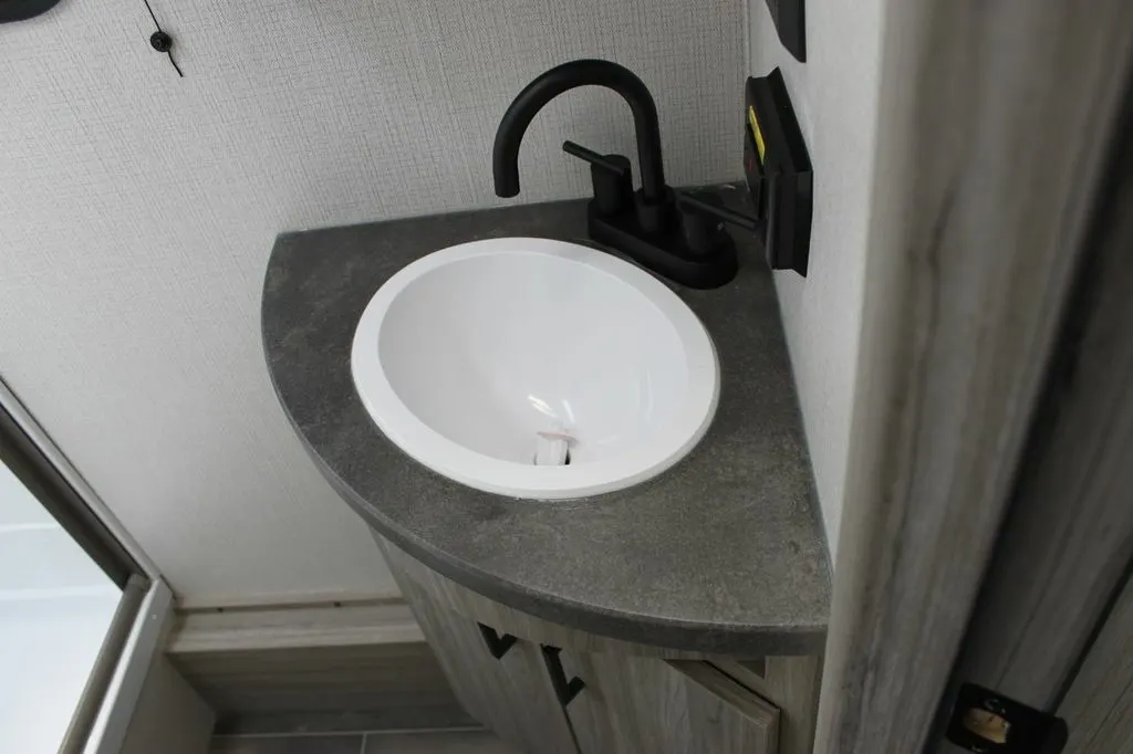 Bathroom sink