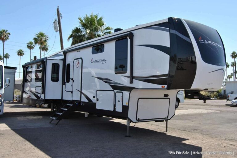 New 2022 Cardinal Luxury 360RLX Fifth Wheel RV (Floor Plan)