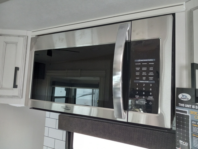 Microwave oven