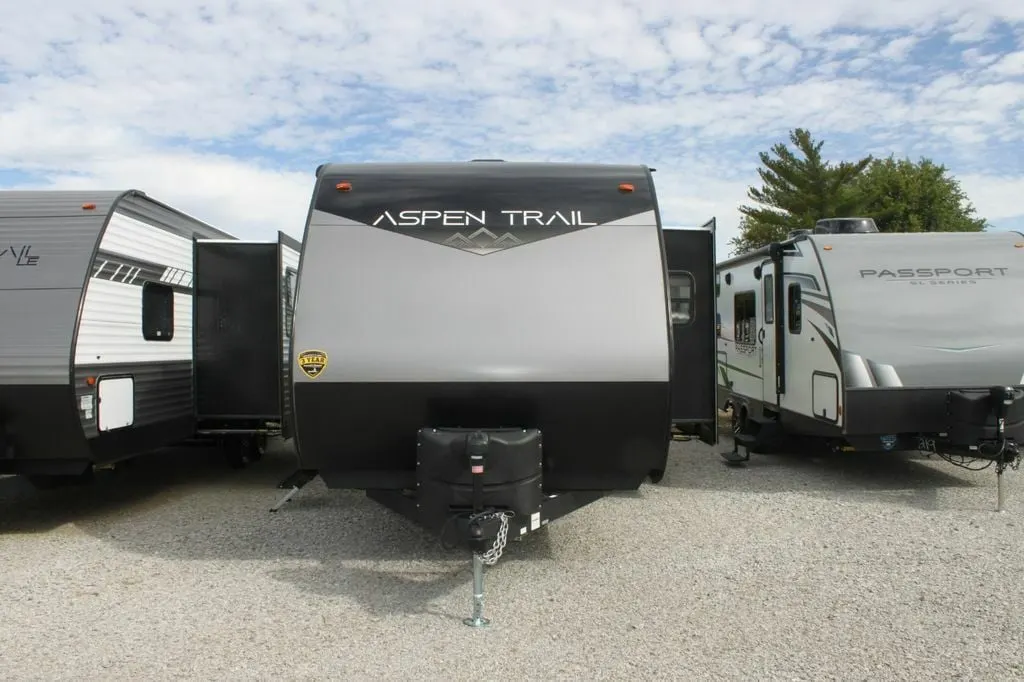 Front view of the New 2022 Dutchmen Aspen Trail 2910BHS Travel Trailer RV.