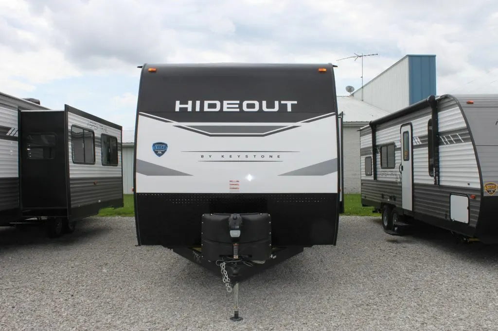 Front view of the New 2022 Keystone Hideout 28RKS Travel Trailer RV.