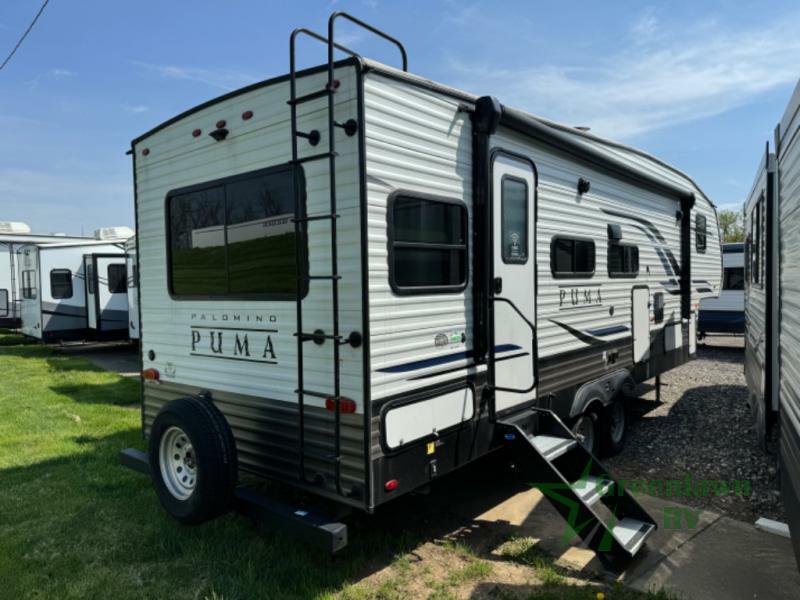 Side view of the New 2022 Palomino Puma 265RDS Fifth Wheel RV.