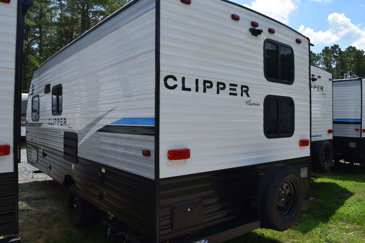 Rear view of the New 2022 Coachmen Clipper Ultra-Lite 182DBU Travel Trailer RV.