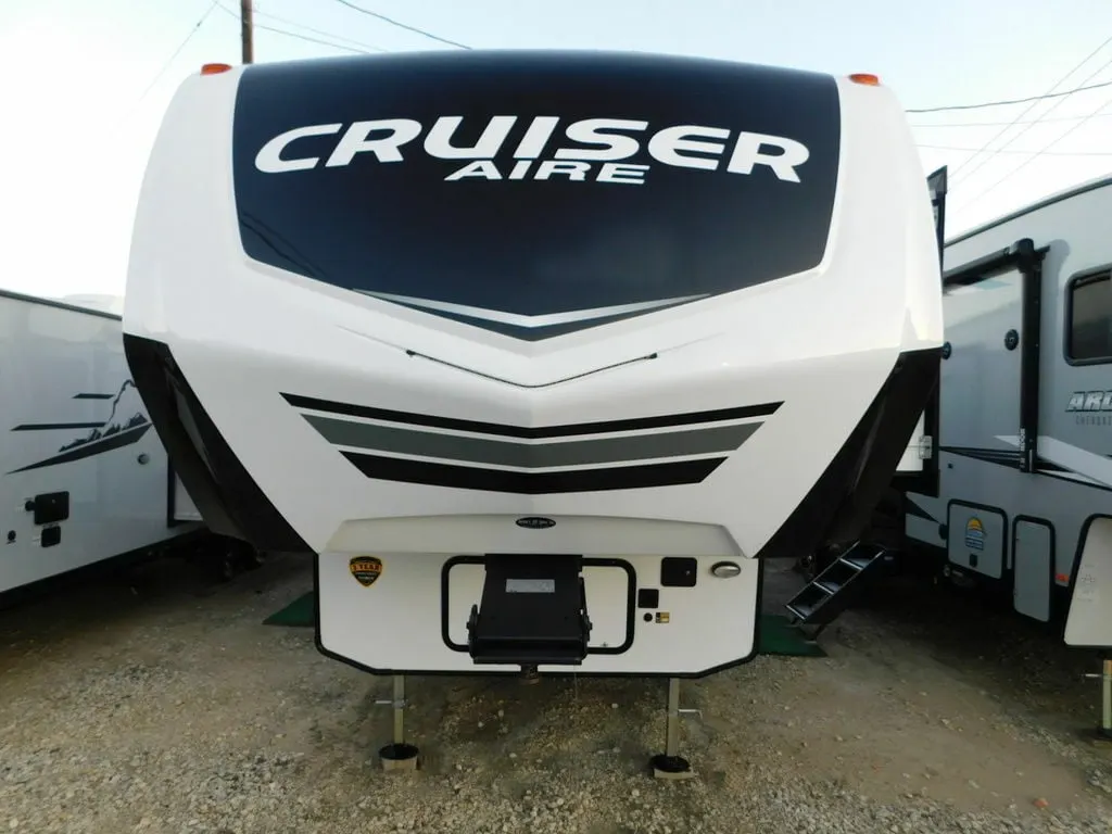 Front view of the New 2022 Crossroads Cruiser Aire CR31SI Fifth Wheel RV.