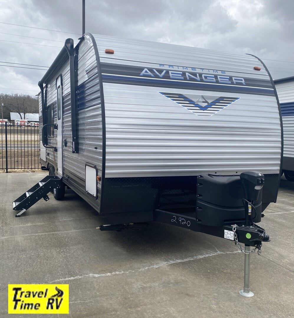 Front view of the New 2022 Prime Time Manufacturing Avenger 26BK Travel Trailer RV.