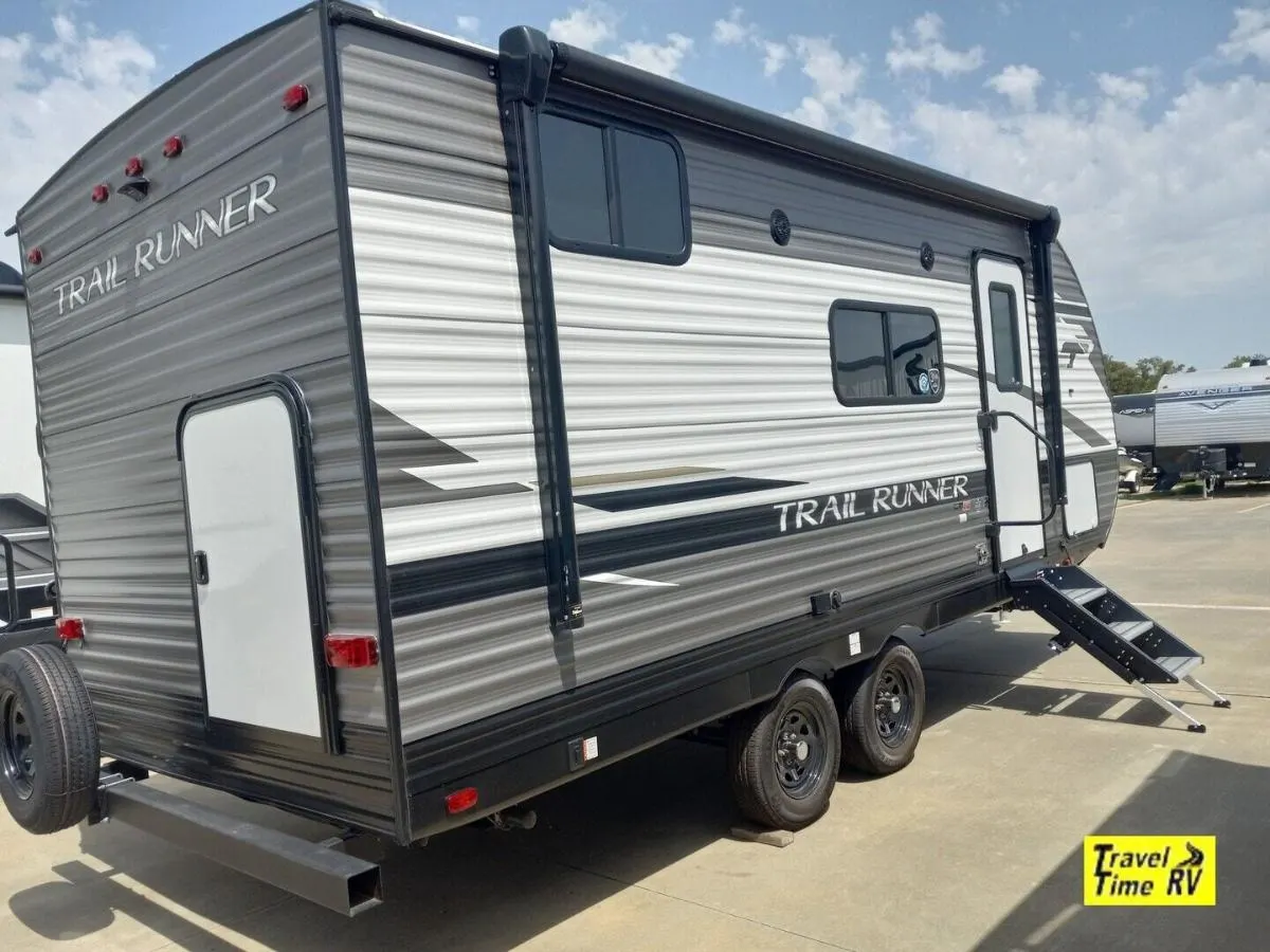 Side view of the New 2022 Heartland Trail Runner TR 199 BHSS Travel Trailer RV.