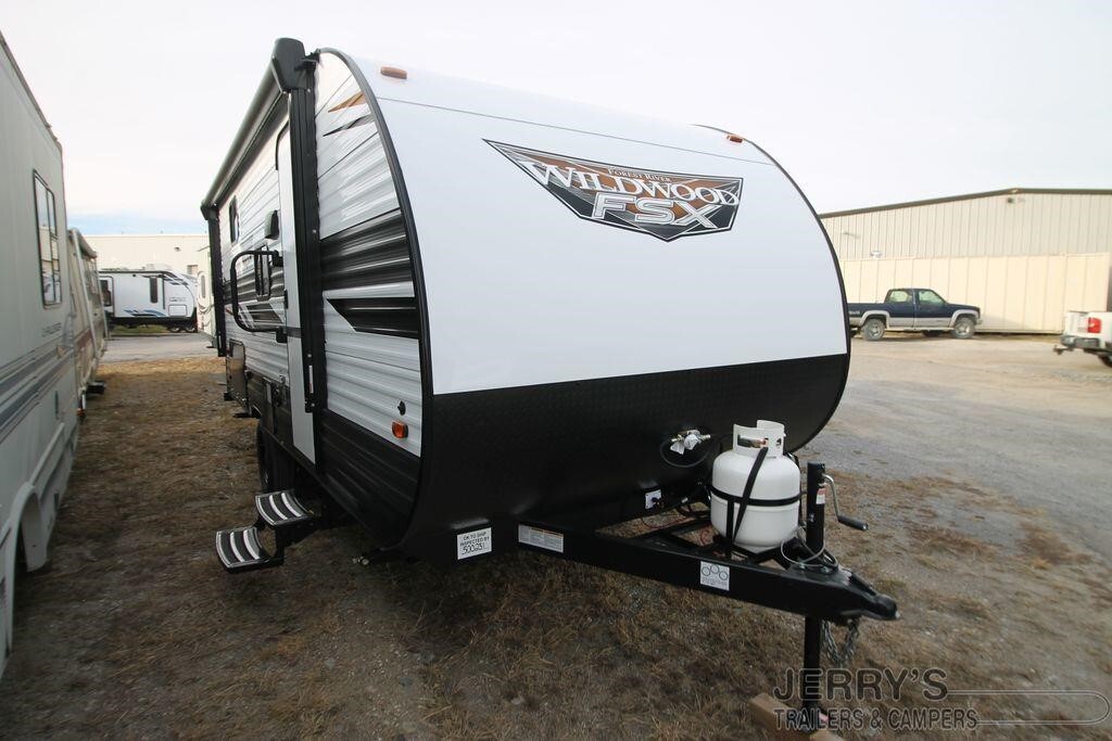 Front view of the New 2022 Forest River WILDWOOD FSX 178BHSK Travel Trailer RV.