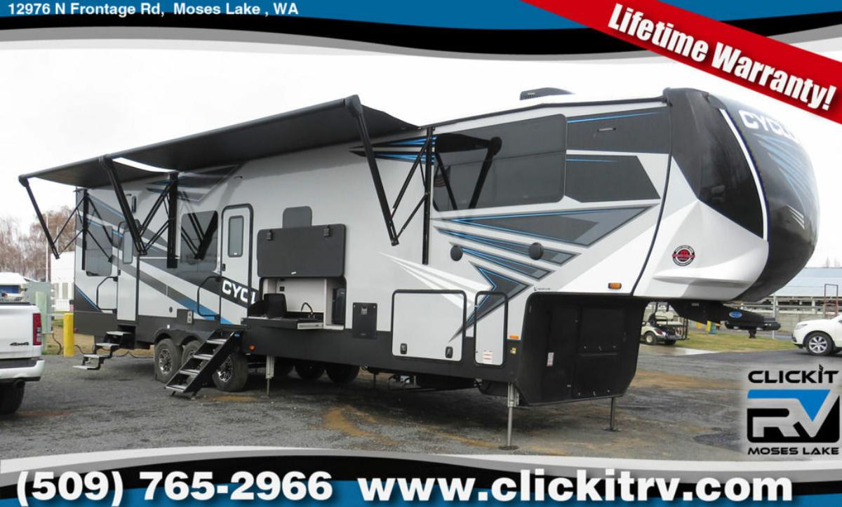 New 2022 Heartland Cyclone 4007 Fifth Wheel Toy Hauler RV