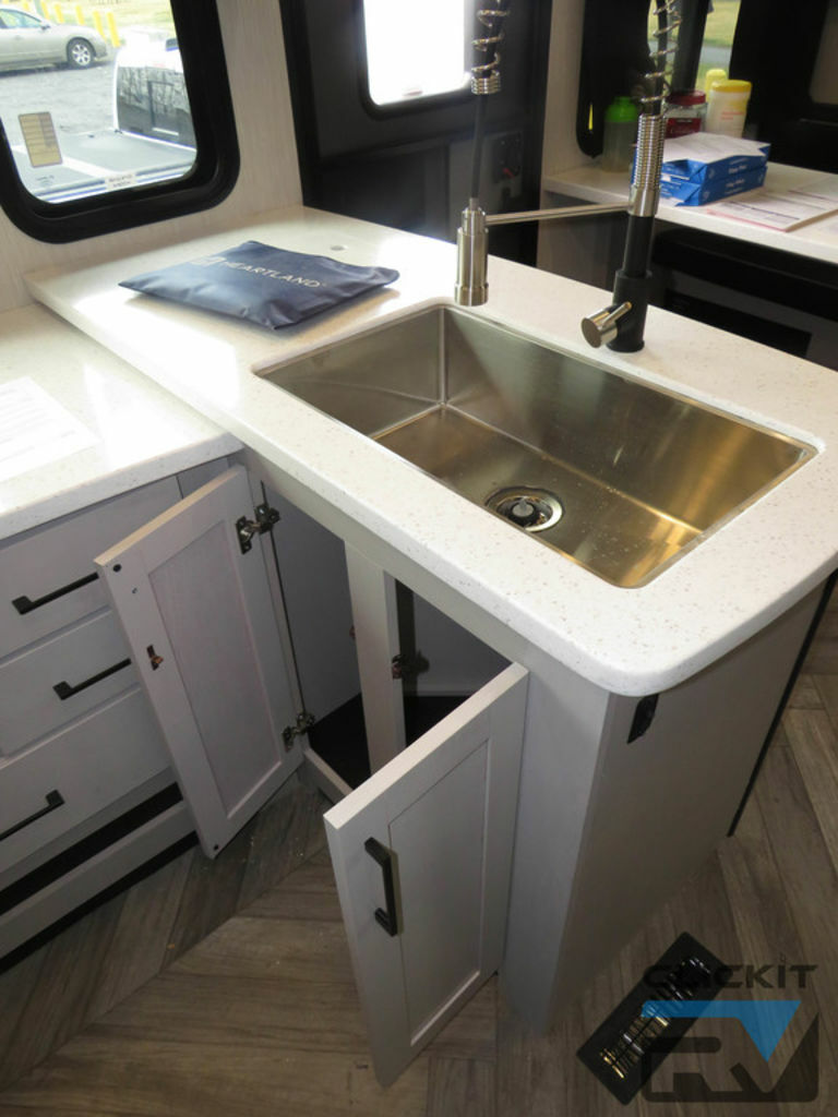 Kitchen sink