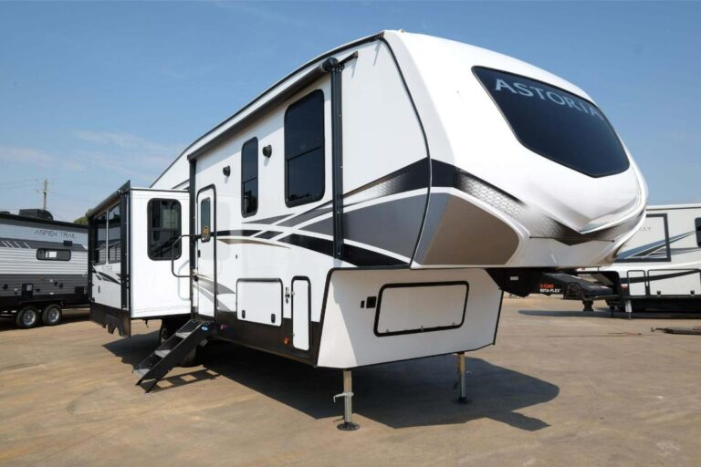 New 2022 Dutchmen Astoria 2993RLF Fifth Wheel RV (Floor Plan)